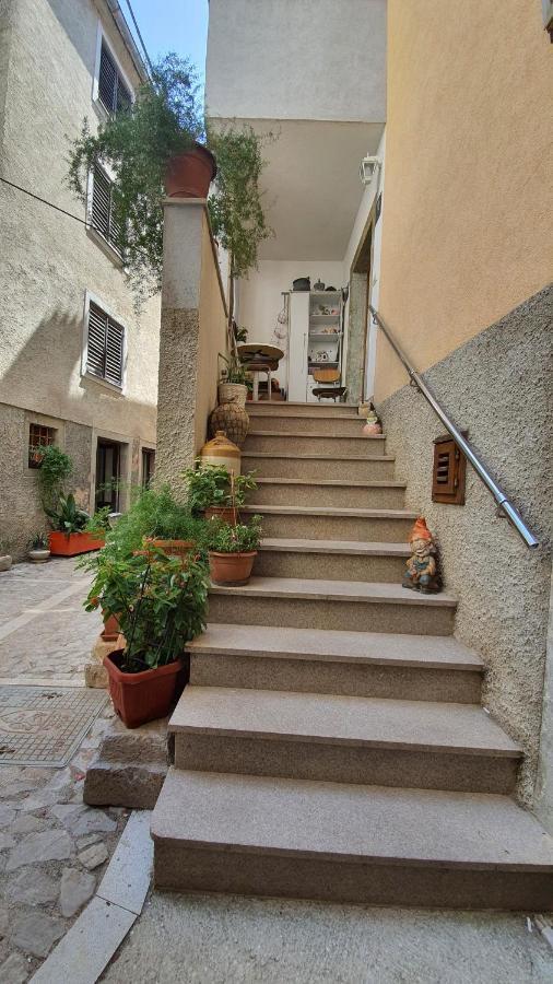 Franceska Apartmani Cres Exteriér fotografie