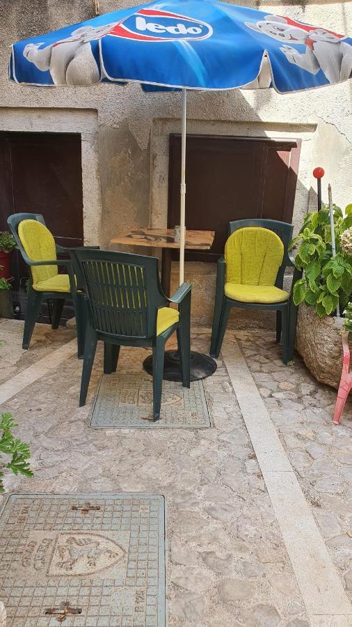 Franceska Apartmani Cres Exteriér fotografie