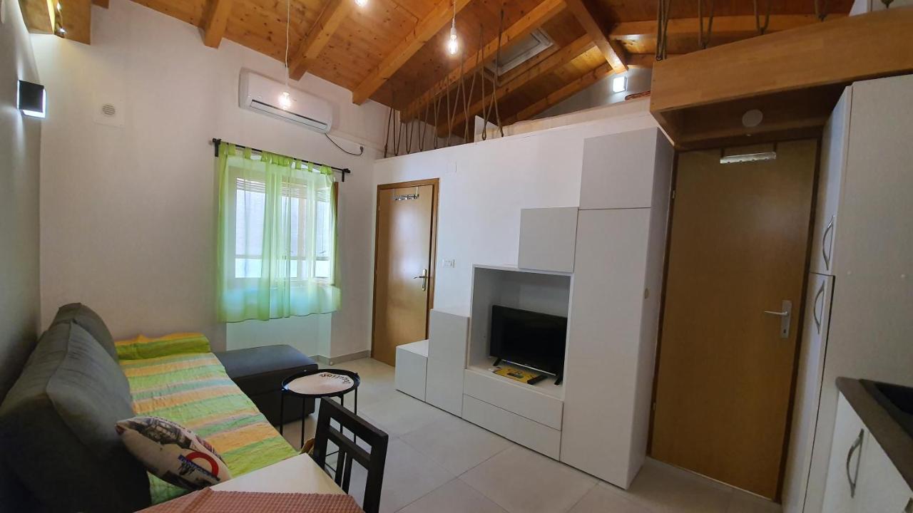 Franceska Apartmani Cres Exteriér fotografie