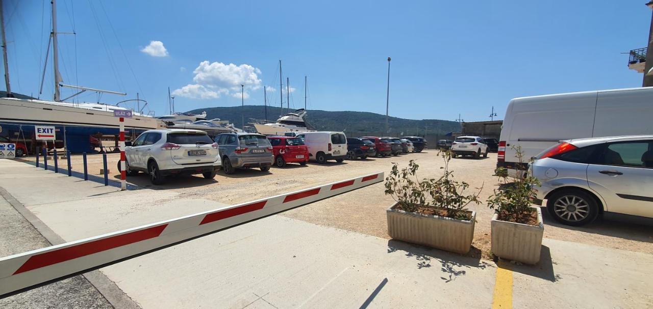 Franceska Apartmani Cres Exteriér fotografie